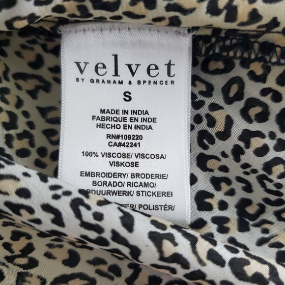 Velvet Graham & Spencer Womens Animal Print Blouse Size S Ruffled V Neck Sheer - Picture 5 of 10